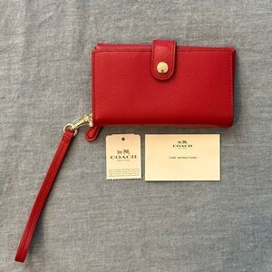 NWOT Coach Signature Pebbled Red Leather Phone Clutch Wristlet Gold hardware